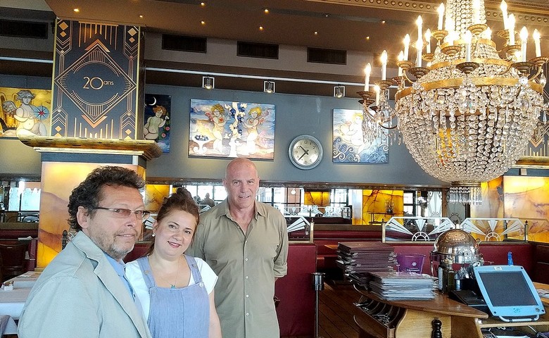 Les propriétaires du Quai des Artistes de Monaco avec Natalija Vincic